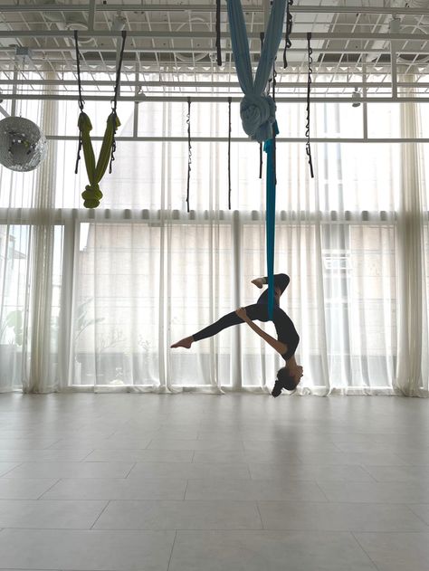 aespa on Twitter: "#aespa #WINTER… " Flying Yoga, Aerial Hammock, Winter Instagram, 사진 촬영 포즈, Aespa Winter, Winter Aespa, Aerial Yoga, Black Mamba, Instagram Update