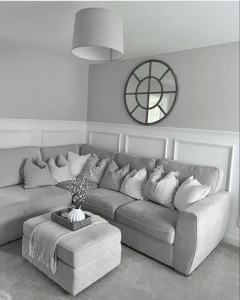 Grey And Cream Living Room, Cream Living Room Ideas, Housing Aesthetic, Cream Living Room, Cream Living Rooms, Apartment Deco, Japandi Home, Living Room Decor Gray, Paint Colour