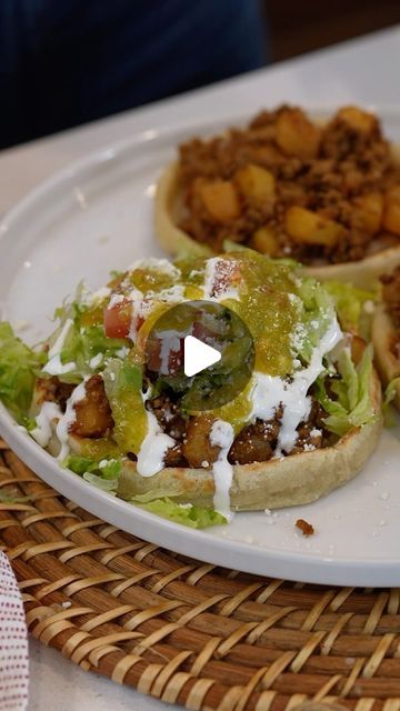 Ground Turkey Chorizo Recipe, Dinners With Chorizo, Turkey Chorizo Recipe, Sopes Mexican, How To Make Sopes, Mexican Sopes, Chorizo Recipes Dinner, Sopes Recipe, Homemade Chorizo