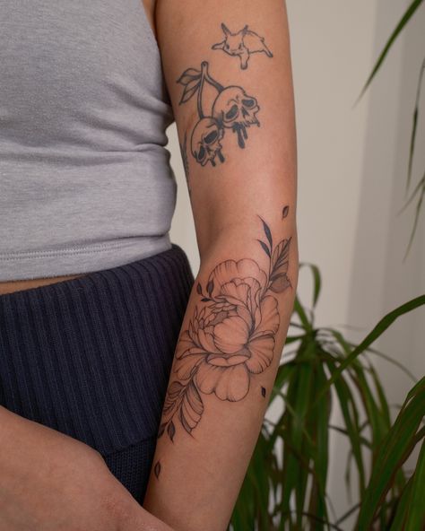 By IG @lorietattoos 
Los Angeles tattoo artist
DM Instagram to book

#tattoosforwomen #tattooidea #armtattoo #tattooinspiration #finelinetattoo #finelinetattoodesign #finelineartist 

Floral fineline tattoo for women. Dainty forearm tattoo. Peony tattoo. Tattoo ideas. Tattoo design with flower. Flower tattoo for women. Forearm tattoo. Flower tattoo Dainty Forearm Tattoo, Women Forearm Tattoo, Floral Forearm Tattoo, Tattoo Peony, Los Angeles Tattoo, Peony Tattoo, Fineline Tattoo, Floral Tattoos, Peonies Tattoo