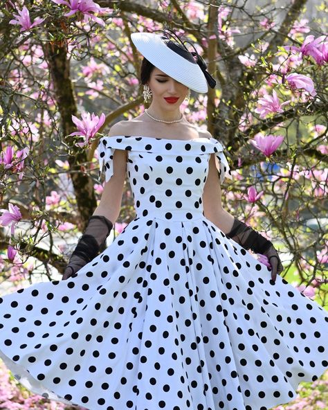 1950 Outfits, Polka Dot Dress Outfit, 50's Dresses, 1950s Housewife, The Pretty Dress Company, Vintage Polka Dot Dress, 1950’s Fashion, Rockabilly Girl, Feminine Elegance