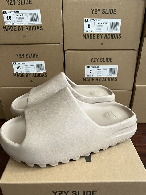 Adidas Slides Men, Yeezy Slides Men, Yeezy Slides Pure, Yeezy Slippers, Diy Footwear, Cute Lululemon Outfits, Shopping Vibes, Adidas Yeezy Slides, 2023 List