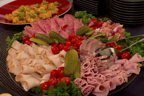 What to Do with a Leftover Deli Meat Tray Meat Platter Ideas, Deli Meat Platter, Deli Meat Recipes, Christmas Meat, Fruit Kabob, Deli Tray, Supermarket Sweep, Wedding Foods, Meat And Cheese Tray