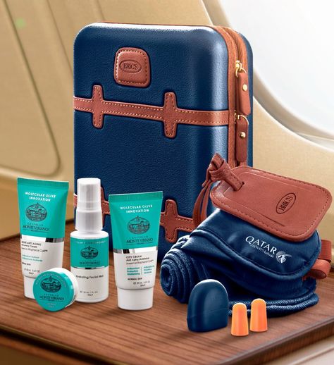 The Top Seven Ultra-Luxe First Class Amenity Kits - Ocean Blue WORLD Airline Amenities Kits, First Class Travel, Hotel Key Cards, Amenity Kits, First Class Flights, Best Gift Baskets, Blue World, Aromatherapy Associates, Diy Gifts For Dad