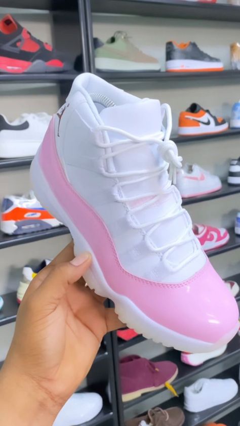 Shoes Sneakers For Summer 2023, Cute Shoes Black Women, Cute Pink Jordans, Shoes To Get For Your Birthday, Shoes To Buy In 2023, Jordans To Get, Birthday Shoes Ideas, Pink Thunder Jordan 4, Cute Jordans For Women Baddie