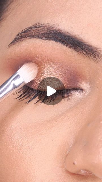 Simran Kaur | Beauty on Instagram: "Bronze eye makeup tutorial 🤍

Been loving these tones lately🎀
Used 
@juviasplace eye primer
@hudabeauty @hudabeautyshop @huda chocolate brown palette
@pixibeauty endless silky pen in black cocoa

#wakeupandmakeup #eyeliner #eyemakeup #makeuptutorial #hudabeauty 
Eye makeup tutorial, eyeliner, smokey eye, makeup video, step by step makeup, hooded eye makeup, glitter eye makeup, bridal eye makeup, huda beauty" Bronze Smokey Eye Tutorial, Bronze Eye Makeup, Bronze Smokey Eye, Bridal Eye Makeup, Smokey Eye Tutorial, Glitter Eye Makeup, Hooded Eye Makeup, Eye Primer, Hooded Eyes