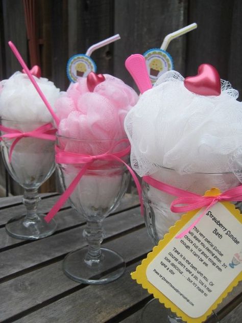 Inexpensive Party Favors, Unique Bridal Shower Favors, Bridal Shower Favors Diy, Bridal Shower Prizes, Shower Prizes, Unique Bridal Shower, Spa Party, Party Favours, Bridal Party Gifts