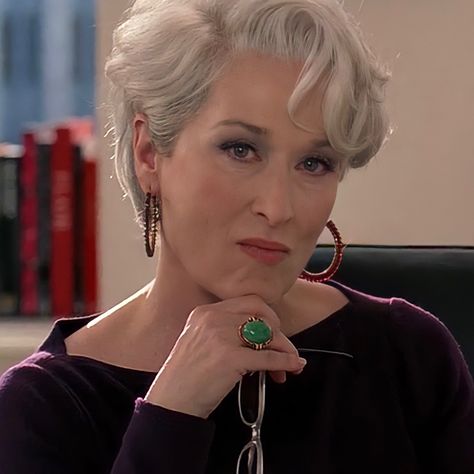 Meryl Streep Devil Wears Prada, Miranda Presley, Prada Aesthetic, Miranda Priestly, Devil Wears Prada, Ageless Style, Movie Posters Minimalist, Meryl Streep, The Devil