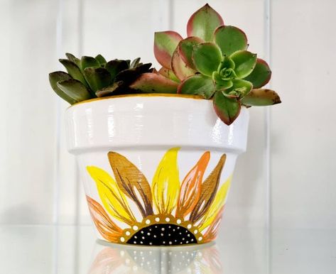 Painted Flower Pots Terra Cotta, Painted Planter Pots, Sunflower Pot, Potted Sunflowers, Painted Planter, Succulents Pots, Pretty Plant, Painted Clay Pots, Hair Salon Decor