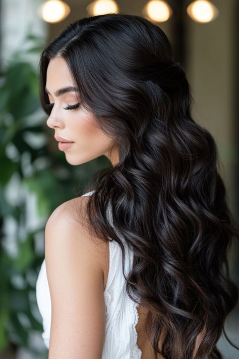 If you love simple yet stunning hairstyles, these 50+ all down bridal hair looks are perfect for you. These effortlessly chic styles are designed to let your natural beauty shine through. Click to view more! #AllDownBridalHair #SimpleBride #EffortlessChic Down Dos For Long Hair, Long Hair Wedding Styles All Down, Bridal Hair Looks, Down Bridal Hair, Bridal Hair Ideas, Romantic Waves, Anti Frizz Spray, Boho Waves, Red Curls