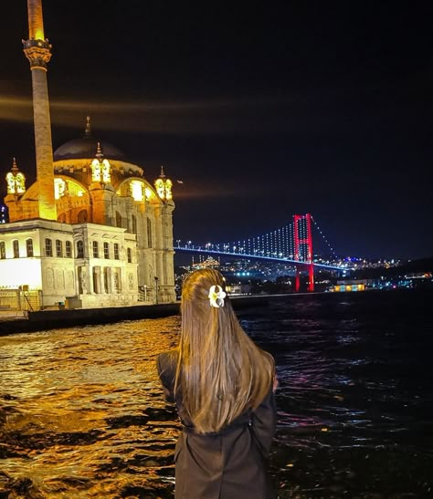 #turkey#istanbul#ortaköy#bosfor Istanbul Turkey Picture Ideas, Istanbul Travel Aesthetic, Bosfor Istanbul, Istanbul Outfit Ideas, Istanbul Couple, Istanbul Photo Ideas, Istanbul Turkey Aesthetic, Turkey Outfits, Turkey Pics