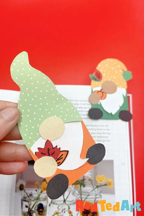 Fall Gnome Bookmark Corner - Easy Kids Crafts Gnome Bookmarks Diy, Fall Bookmark Craft, Fall Library Activities, Fall Gnome Crafts For Kids, Fall Gnome Crafts, Origami Bookmark Corner, Passive Programming, Bookmark Corner, Easy Kids Crafts