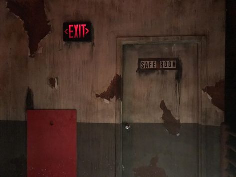 Creepy Hotel Aesthetic, Horror Escape Room, Lisa Garland, High Strangeness, Horror Inspiration, Chasing Shadows, Safe Room, Horror Games, Horror House