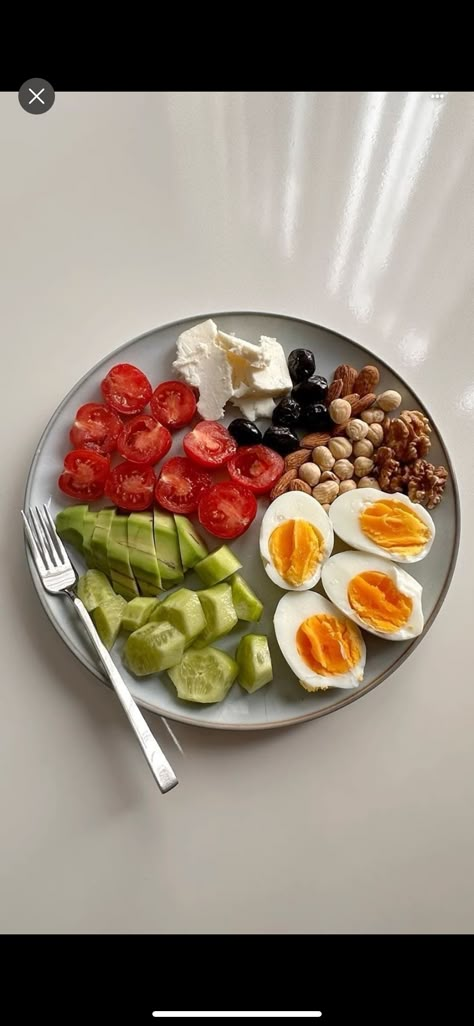 Healthy Breakfast Aesthetic Mornings, Eggs Avocado Breakfast, Breakfast Aesthetic Mornings, Breakfast Healthy Aesthetic, Healthy Breakfast Aesthetic, Healthy Food Menu, Healthy Food Inspiration, Easy Healthy Meal Prep, Healthy Food Dishes