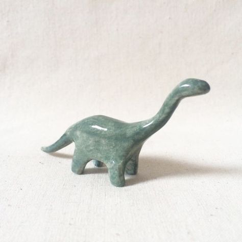 Cute Polymer Clay Dinosaur, Dinosaur Ceramic Sculpture, Clay Art Dinosaur, Clay Crafts Dinosaur, Dinosaur Clay Art, Ceramics Dinosaur, Dinosaur Clay Sculpture, Dino Ceramic, Dinosaur Ceramics