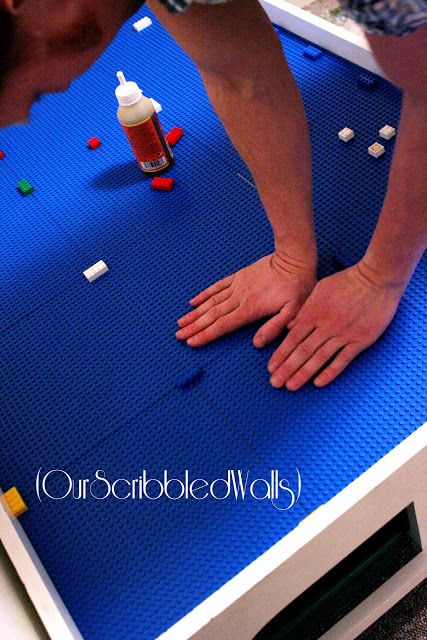 Our Scribbled Walls: DIY Reversible Lego/Train Table Lego Tables, Diy Lego Table, Lego Table Diy, Exacto Knife, Lego Train, Diy Lego, Lego Club, Train Table, Basement Inspiration