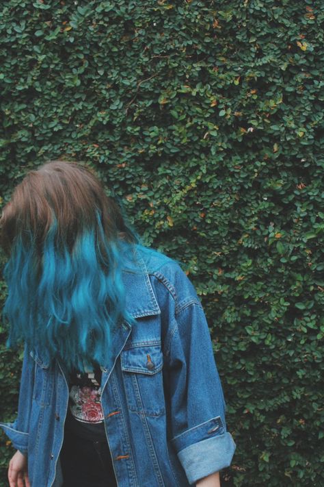 Dyed Hair Aesthetic Faceless, Dyed Hair Aesthetic, Hair Aesthetic Faceless, Faded Blue Hair, Blue Hair Aesthetic, Dark Green Hair, Blue Is The Warmest Colour, Alternative Aesthetic, Pastel Grunge