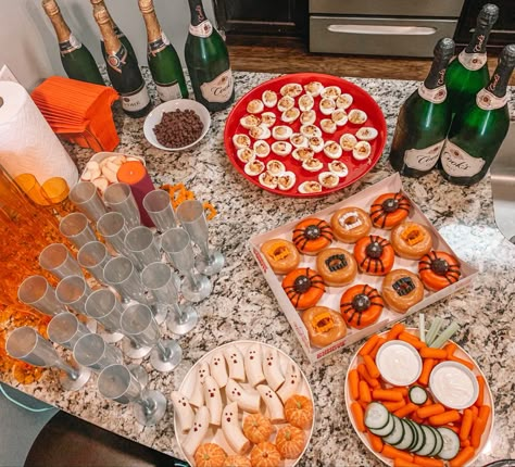 Brunch Ideas Halloween, Halloween Themed Brunch Ideas, Fall Brunch Birthday Party Ideas, Halloween Sip And See, Halloween Birthday Brunch, Boo Brunch Ideas, Halloween Theme Brunch, Brunch Halloween Food, Halloween Brunch Food Ideas