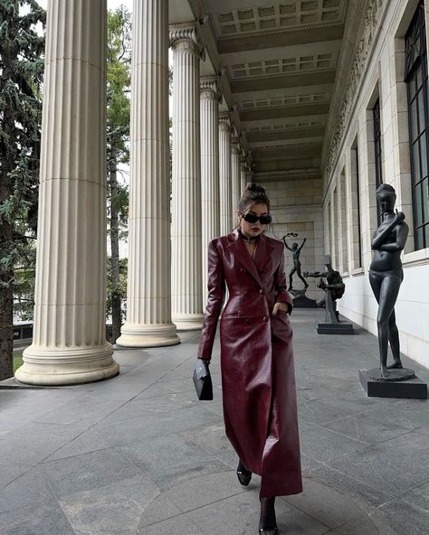 Burgundy Leather Jacket Outfit Women, Fire Lady Style, Wealth Aesthetic, Burgundy Outfits, Red Leather Coat, Wine Lipstick, Fall Sunglasses, Burgundy Leather Jacket, Chic Fall Fashion