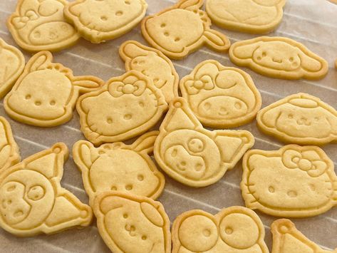 Sanrio Sugar Cookies, Baking Cookies Aesthetic, Sanrio Cookies, Think Food, Cooking Ingredients, Cute Desserts, Cookie Designs, Yummy Cookies, No Bake Cookies