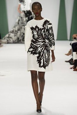 Carolina Herrera - Spring 15 Ethno Style, Placement Print, Painted Clothes, Spring Summer 2015, 2015 Fashion, Carolina Herrera, White Fashion, Fashion Week Spring, A Dress