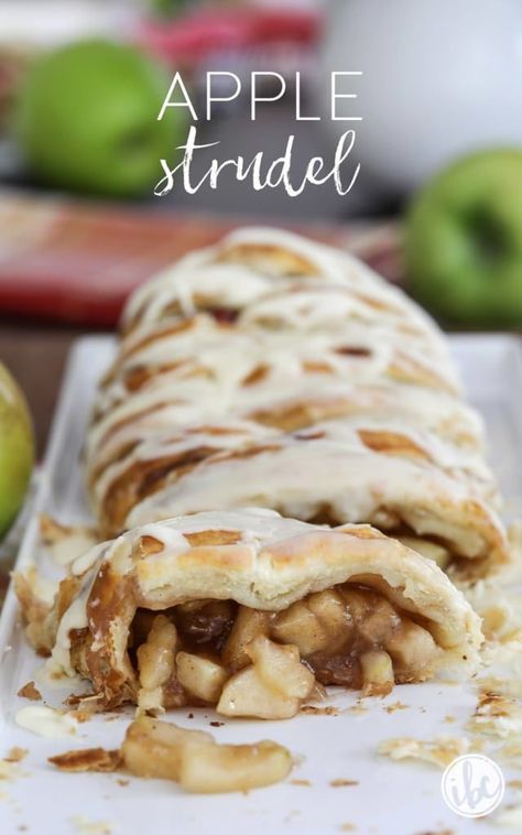 Make the BEST Apple Strudel at home with this delicious and easy recipe. #homemade #apple #strudel #fall #baking #dessert #puffpastry #recipe Homemade Strudel, Streudel Recipe, Apple Strudel Recipe, Easy Apple Strudel, Strudel Recipes, Fall Apple Recipes, Apple Puff Pastry, Apple Streusel, Fall Baking Recipes