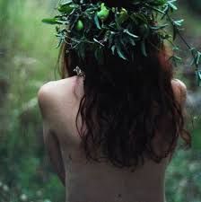 Forest Nymph, Flowers In Her Hair, Beltane, Witch Aesthetic, Wild Woman, Red Hood, Cassandra Clare, Poison Ivy, Her Hair