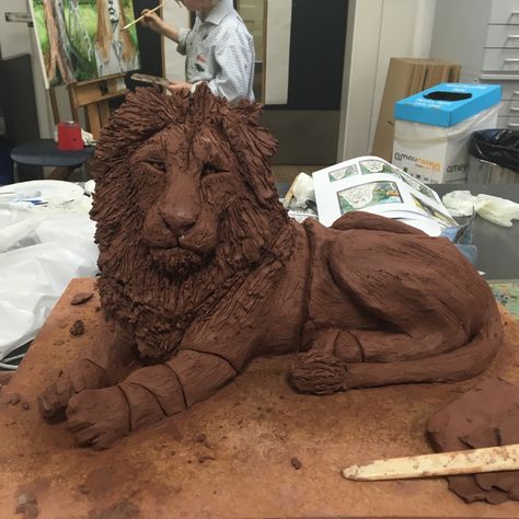 Ceramic Lion Sculpture, Clay Lion Sculpture, Clay Lion, Lion Ceramic, Pottery Inspo, Pottery Animals, Air Dry Clay Projects, Lion Fish, Clay Texture