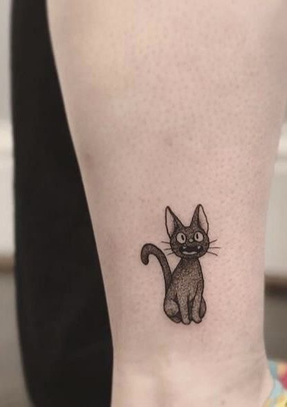 Jiji Tattoo, Kiki's Delivery Service Tattoo, Season Tattoo, Tatuaje Studio Ghibli, Studio Ghibli Tattoo, Cool Back Tattoos, Girl Back Tattoos, Ghibli Tattoo, Free Tattoo Designs