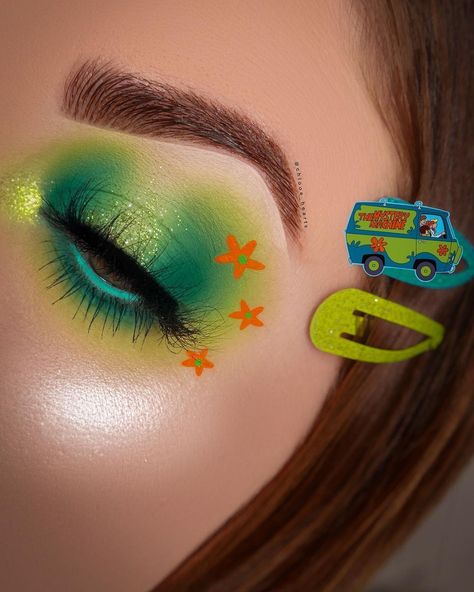 Scooby Makeup, Disney Inspired Makeup, Artsy Makeup, Cartoon Makeup, Mystery Machine, Simple Eyeshadow, Eye Base, Character Makeup, Eye Makeup Pictures