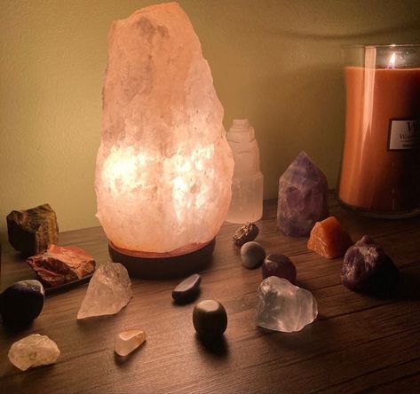 Candles And Crystals Aesthetic, Crystals And Candles, Selenite Crystal Aesthetic, Sodalite Aesthetic, Vibrations Aesthetic, Candles And Crystals, Crystal Room Decor, Energy Candles, Crystal Room