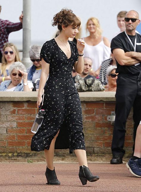 Lily James Style, Summer Dress Outfits Casual, Short Hair Outfits, Lily James, Looks Street Style, Beauty Clothes, Summer Dress Outfits, Lovely Clothes, Fashion Mistakes