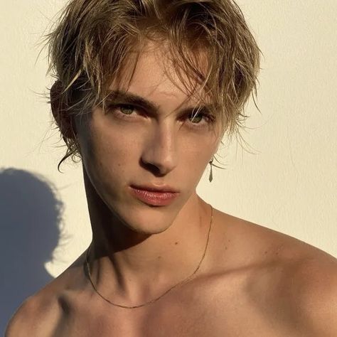 dominik sadoch Fan Cast Draco Malfoy, Draco Face Claim, Dominick Sadoch, Draco Malfoy Fancast, Dominic Sadoch, Pjo Fancast, Blonde Male Models, Levi King, Dominik Sadoch