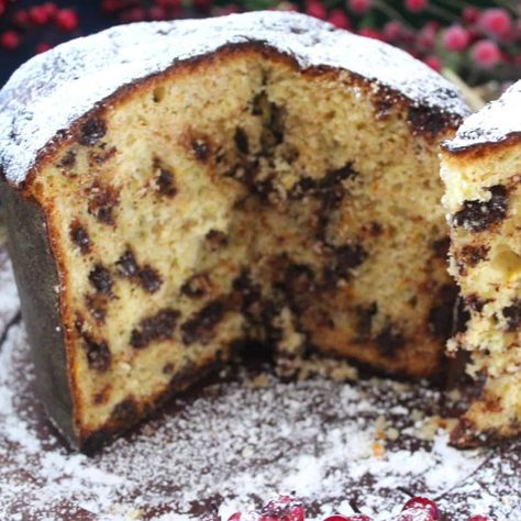 Chocolate Chip Panettone Recipe, Chocolate Chip Panettone, Fruit Bread Recipes, Chocolate Panettone, Panettone Recipe, Traditional Christmas Food, Christmas Food Treats, Deserts Easy, Homemade Chocolate Chips