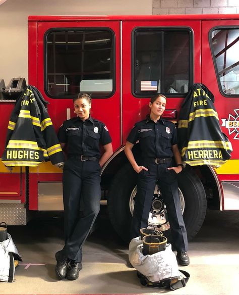 Station 19 Wallpaper, Firefighter Aesthetic, Andy Herrera, Barrett Doss, Firefighter Images, Firefighter Women, Firefighter Photography, Girl Firefighter, Firefighter Humor