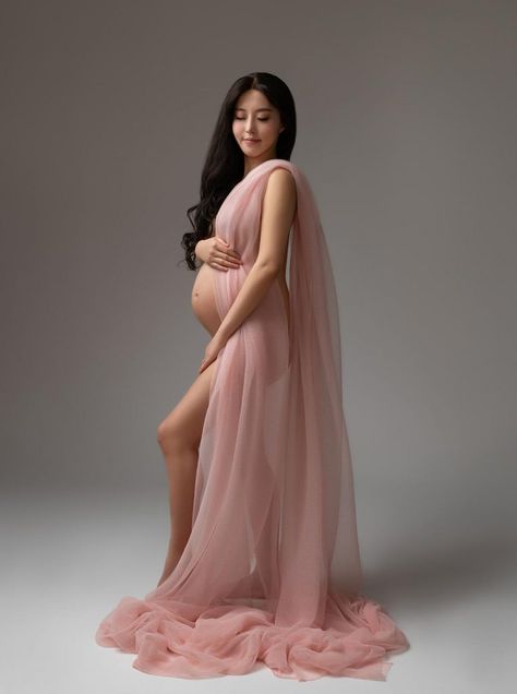 Maternity Photography Dress, Maternity Shoot Outfit, Studio Maternity Shoot, Maternity Studio Photoshoot, Tulle Maternity Dress, Studio Maternity Photos, Maternity Photography Studio, Maternity Photography Poses Pregnancy Pics, Maternity Photoshoot Outfits