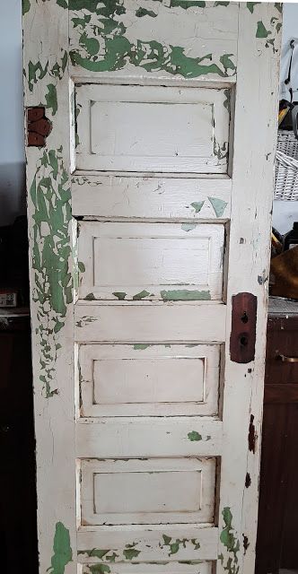 Old Door Projects Farmhouse Style, Old Door Hall Tree Ideas, Hall Tree From Old Door, Decorating With Old Doors, Bathroom Shelf Diy, Old Doors Repurposed, Old Door Hall Tree, Door Hall Trees, Old Door Decor