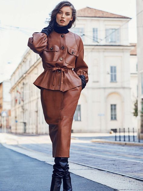 Dresses With Leather Jackets, Suits Ideas, Brown Leather Skirt, Fashion Themes, Dress Up Outfits, Vintage Couture, One Shot, Italian Fashion Designers, Brown Leather Jacket