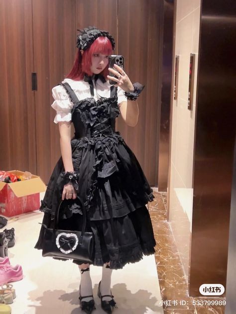 Lolíta Dress, Lol Ita Fashion, Goth Japanese Fashion, Rorita Fashion, Goth Lolitas, Japanese Goth, Egl Fashion Gothic, 일본 패션, Country Lolita