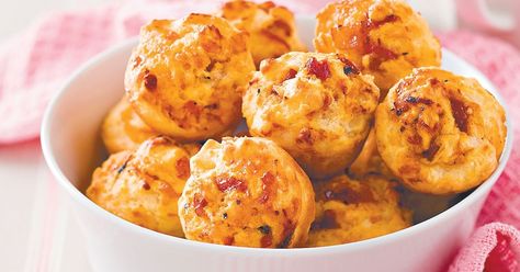 These flavoursome savoury muffins taste as yummy as they look. Mini Muffin Recipe, Savory Muffins Recipes, Just Pies, Homemade Custard, Cheese Scones, Savory Muffins, Pies Maker, Thermomix Recipes, Mini Muffins