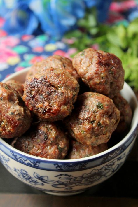 Greek Food Gyros, Meze Recipes, Greek Meatballs Recipe, Greek Meze, Mint Yogurt Sauce, Greek Appetizers, Greek Meatballs, Mint Yogurt, How To Cook Meatballs