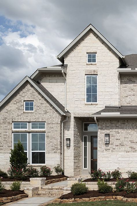 Acme Brick Escalante, Light Brick And Stone Exterior, Brick And Rock Exterior Combinations, Acme Brick Colors, Brick And Stone Combinations, Brick And Stone House Exterior, Brick And Stone Exterior Combinations, Brick House Exterior Colors Schemes, Stone And Brick House Exterior