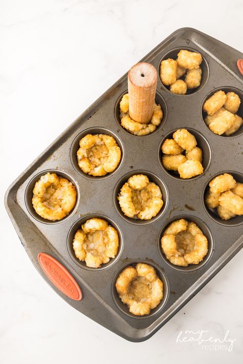 Tater Tot Cups (Appetizer) Tater Tot Cups, Tator Tot Breakfast, Tator Tot Recipe, Tater Tot Appetizers, Cheesy Tater Tots, Easy Tater Tots, Pizza Cups, Unique Appetizers, Tator Tots