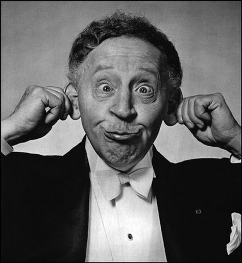 Arthur Rubinstein making a funny face :D - Imgur Arthur Rubinstein, Philippe Halsman, Musician Portraits, Classical Music Composers, Viktor Frankl, Classical Musicians, Funny Expressions, Famous Musicians, People Of Interest