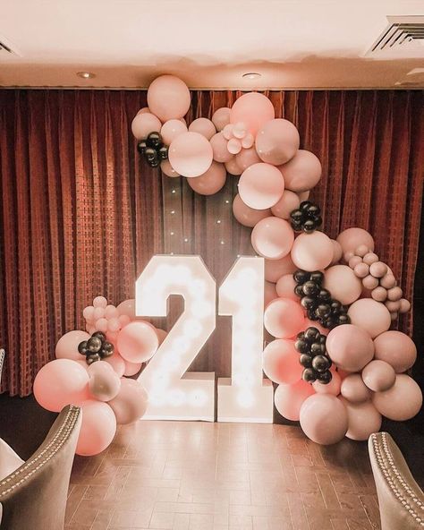 21st Birthday party Ideas Birthday Party Themes For Women 21st, Fun 21st Birthday Ideas, 21st Birthday Ideas Decorations, Classy 21st Birthday, 21st Birthday Games, 21st Party Decorations, 21st Birthday Themes, Birthday Decors, 21st Birthday Party Ideas