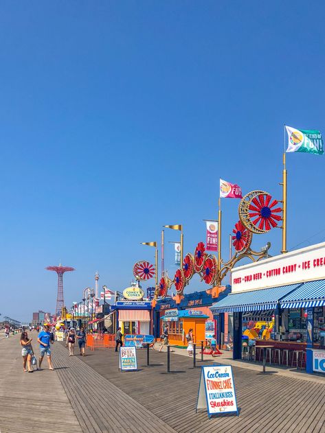 The boardwalk at Coney Island, New York New York Coney Island, Coney Island New York, Coney Island Boardwalk, Coney Island Aesthetic, New York Beach, Coney Island Amusement Park, Luxury Family Travel, Nyc With Kids, Beach Food