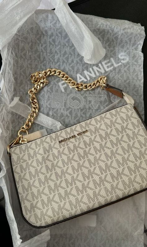 Mk Bag Aesthetic, Michael Kors Handbags Aesthetic, Mk Bags Michael Kors, Sac Michael Kors, Everyday Bag Essentials, Aesthetic Bag, My Style Bags, Luxury Bags Collection, Handbag Essentials