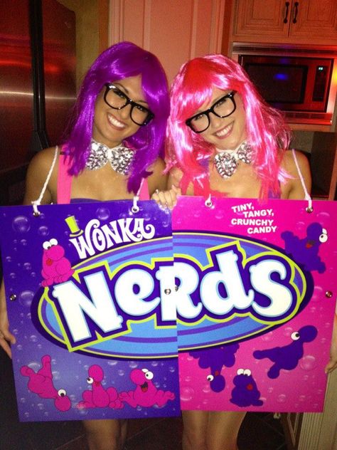 Nerds halloween costume ideas for groups of nerdy friends Nerd Costumes, Boxing Halloween Costume, Halloween Costumes Women Creative, Nerd Costume, Holloween Costumes, Amazing Halloween Costumes, Nerds Candy, Halloween Parejas, Candy Costumes