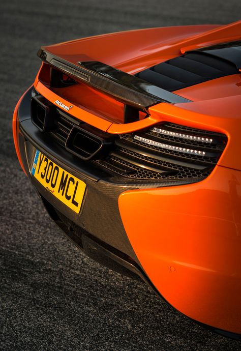 mclaren 650s spider - https://www.pinterest.com/pin/368943394454342121/ Supercars Wallpapers, Orange Cars, Binary Tree, Laferrari Aperta, Mercedes Slr, City Development, Expensive Sports Cars, Cool Truck Accessories, Mclaren 650s