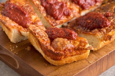 Detroit Style Pizza - Rhodes Bake-N-Serv Rhodes Bread Dough Recipes, Rhodes Bread Recipes, Detroit Style Pizza Recipe, Rhodes Rolls Recipes, Rhodes Bread Dough, Rhodes Recipes, Bubble Pizza, Mummy Pizza, Wood Fired Oven Recipes